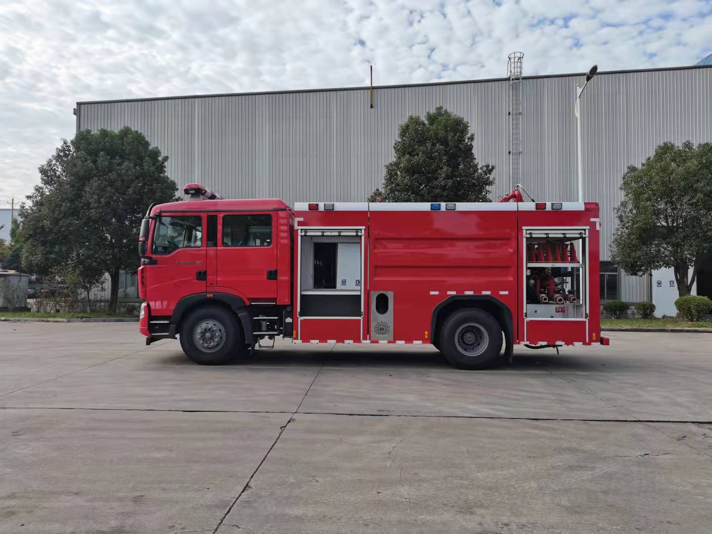 東風(fēng)多利卡D9水罐消防車