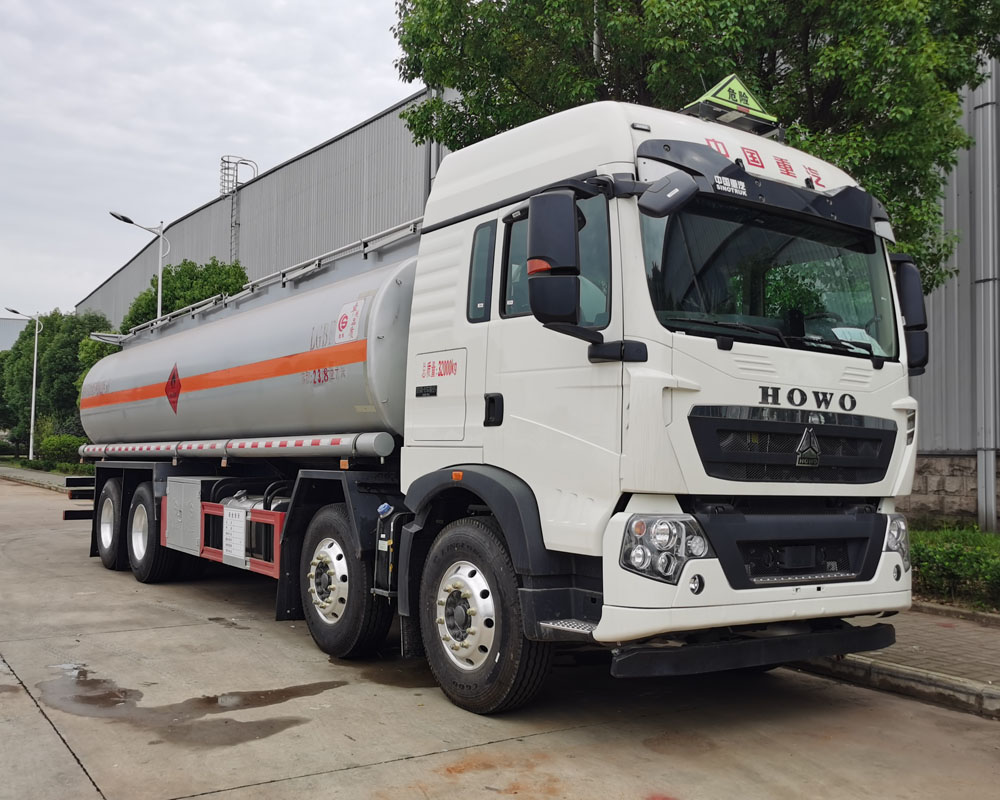 楚勝牌CSC5327GYYZ6A型運(yùn)油車