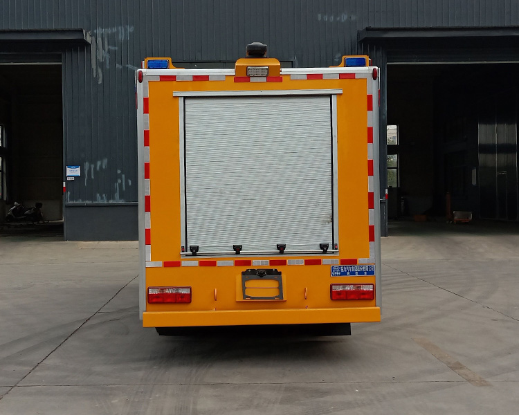 東風多利卡救險車