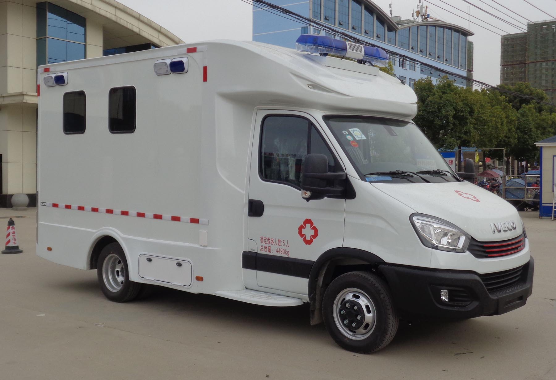 南京依維柯救護(hù)車