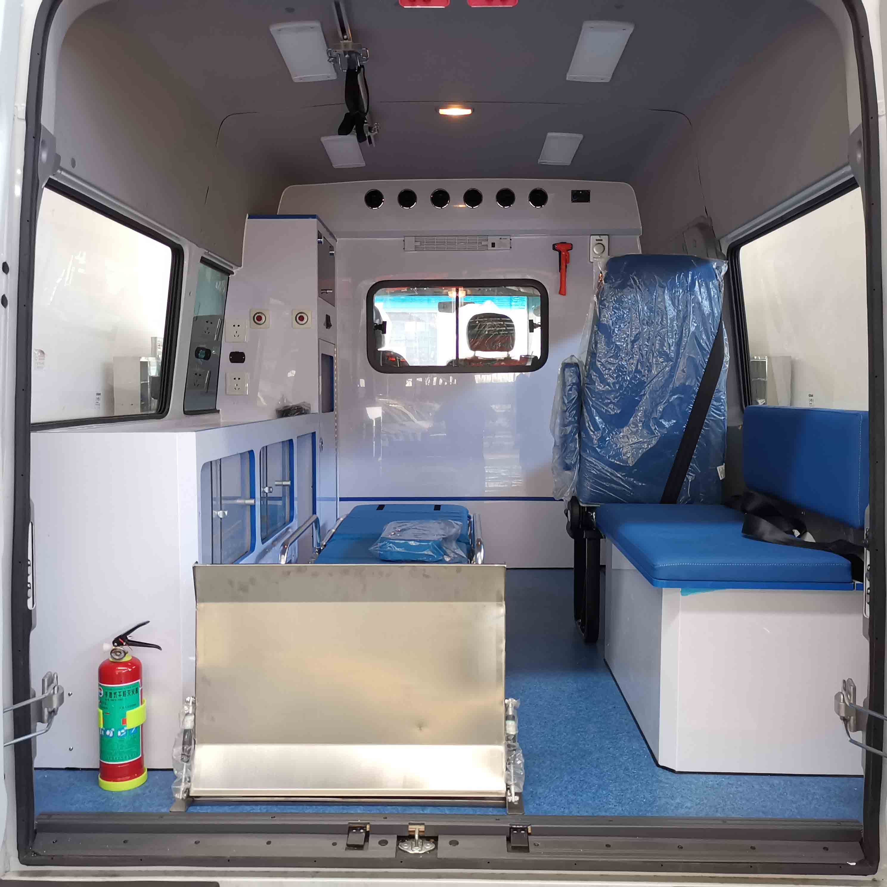 南京依維柯轉(zhuǎn)運(yùn)型救護(hù)車