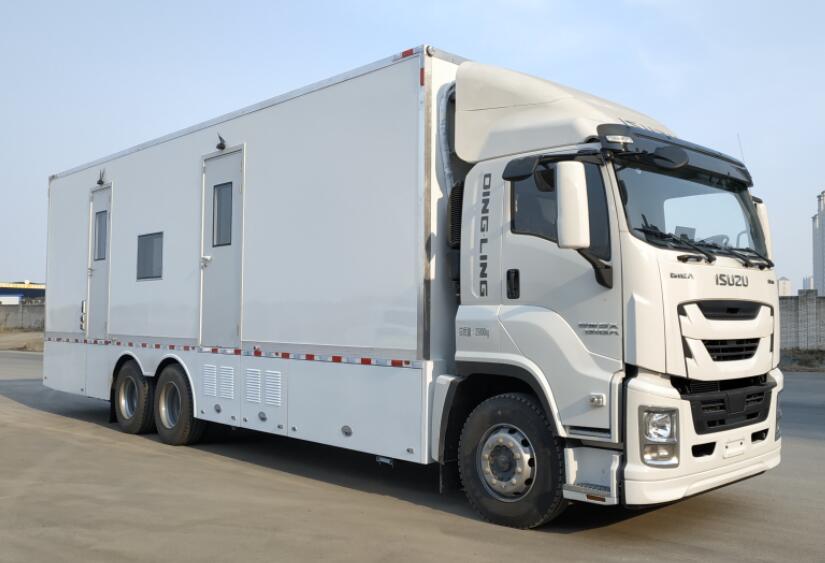 五十鈴后雙橋采血CT體檢醫(yī)療車