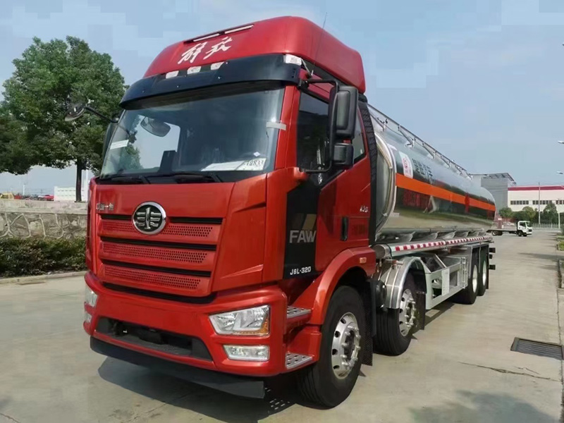 解放31.1方前四后八鋁合金油車