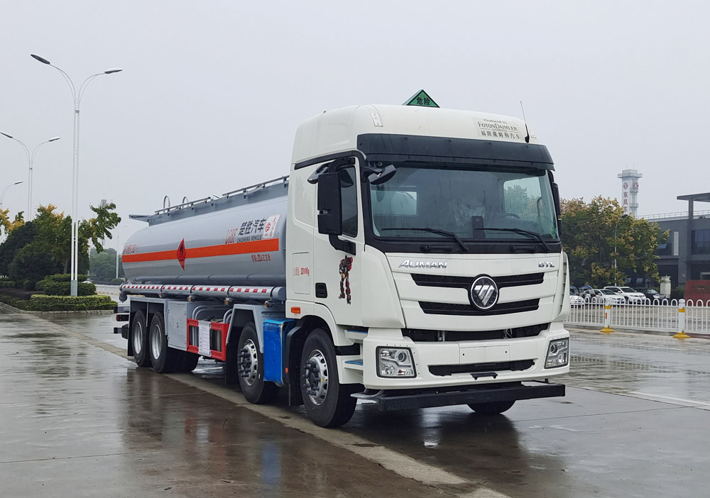 楚勝牌CSC5329GYYB6A型運(yùn)油車(chē)