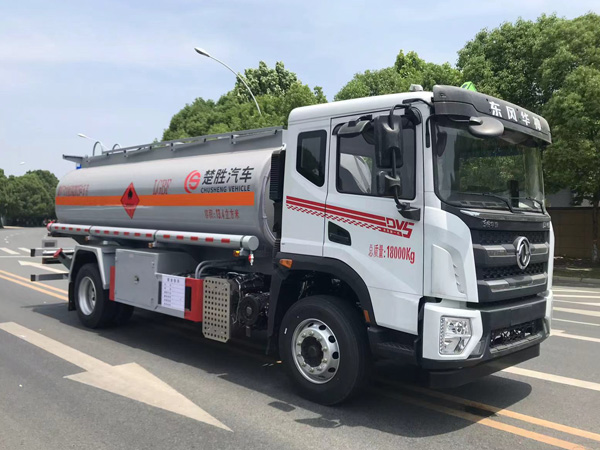 楚勝牌CSC5186GJYEH6A型加油車(chē)