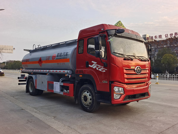 楚勝牌CSC5180GYYCA6型運油車