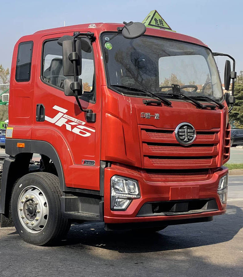 楚勝牌CSC5180GYYCA6型運(yùn)油車(chē)