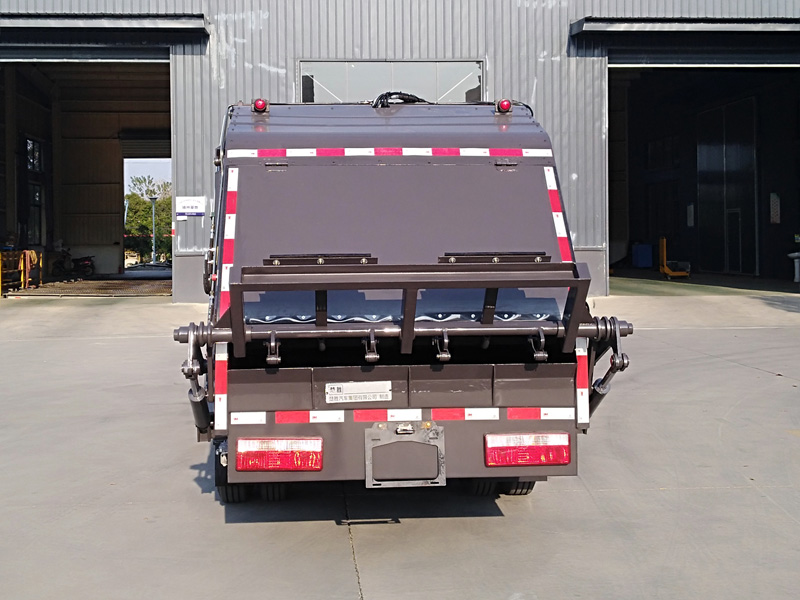 楚勝牌CSC5075ZYS6A型壓縮式垃圾車