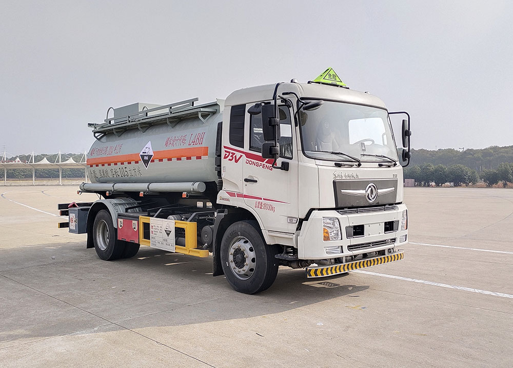 楚勝牌CSC5180GFWEZ6CY型腐蝕性物品罐式運(yùn)輸車(chē)