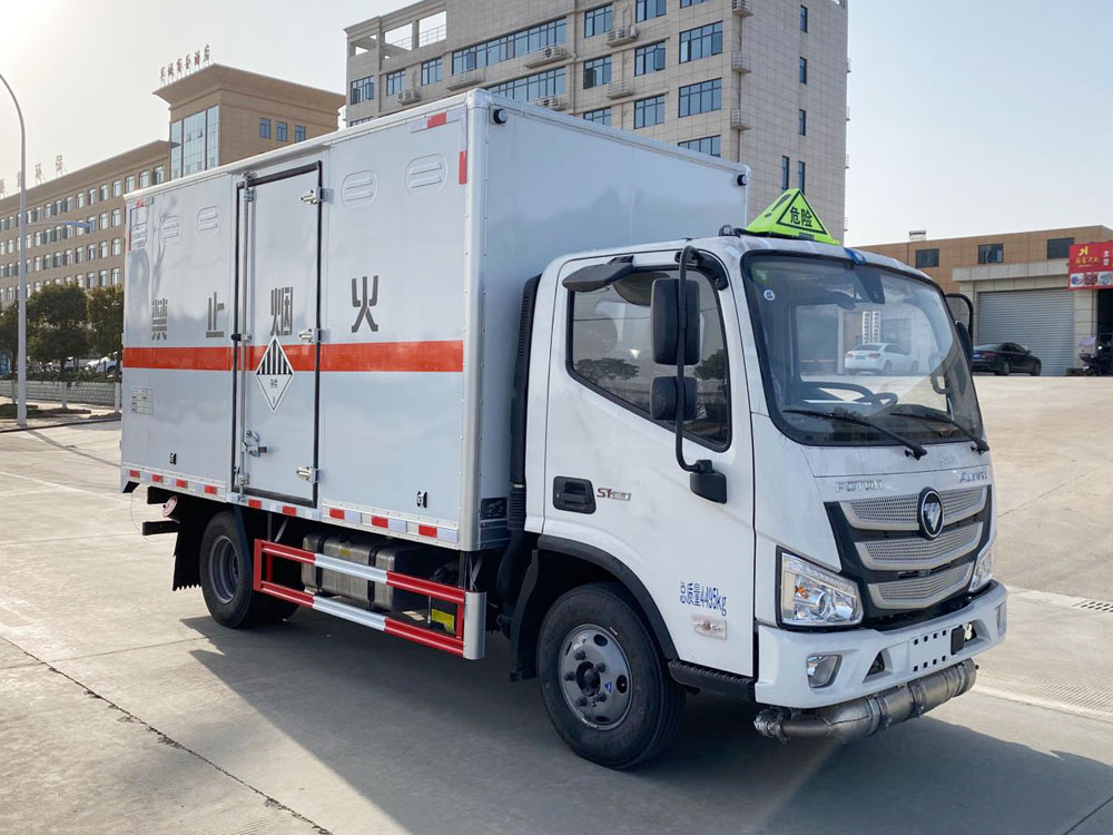 楚勝牌CSC5045XZWB6型雜項(xiàng)危險物品廂式運(yùn)輸車