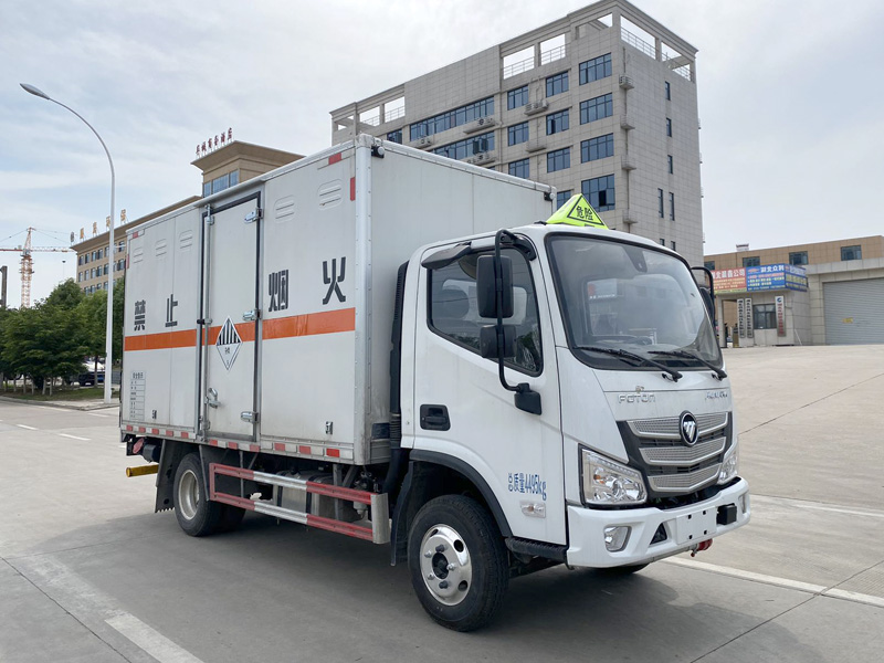 楚勝牌CSC5044XZWB6型雜項(xiàng)危險物品廂式運(yùn)輸車