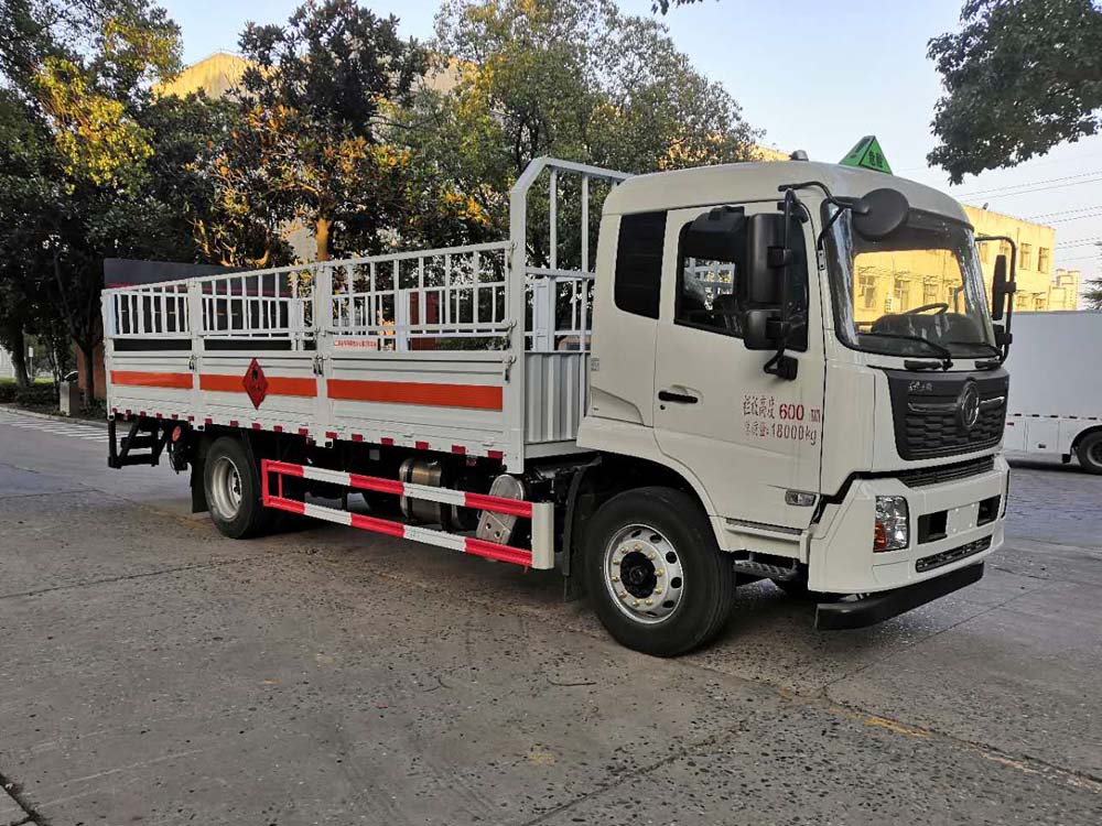 楚勝牌CSC5181TQPD6型氣瓶運(yùn)輸車(chē)