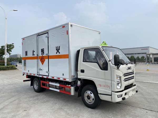 楚勝牌CSC5040XQYJ6型爆破器材運輸車